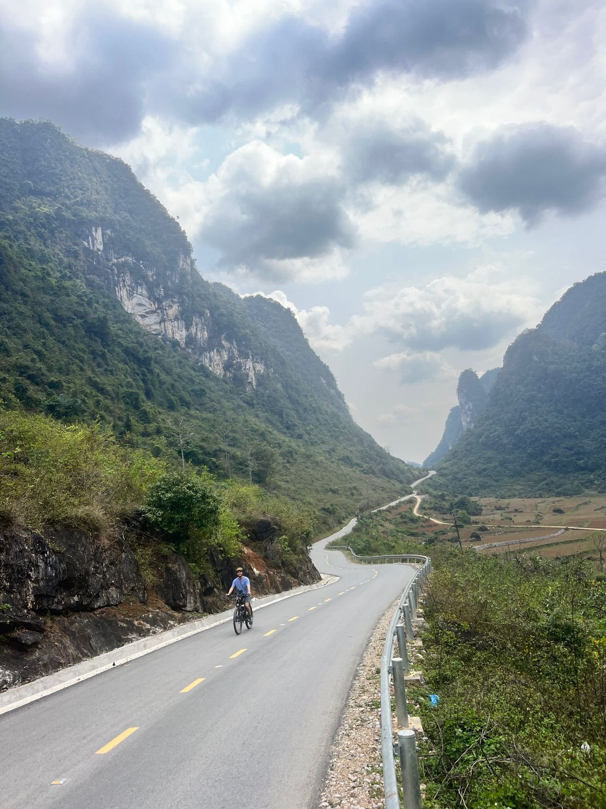 Cao Bang E-Bike Discovery: 6-Day Electric Mountain Bike Tour